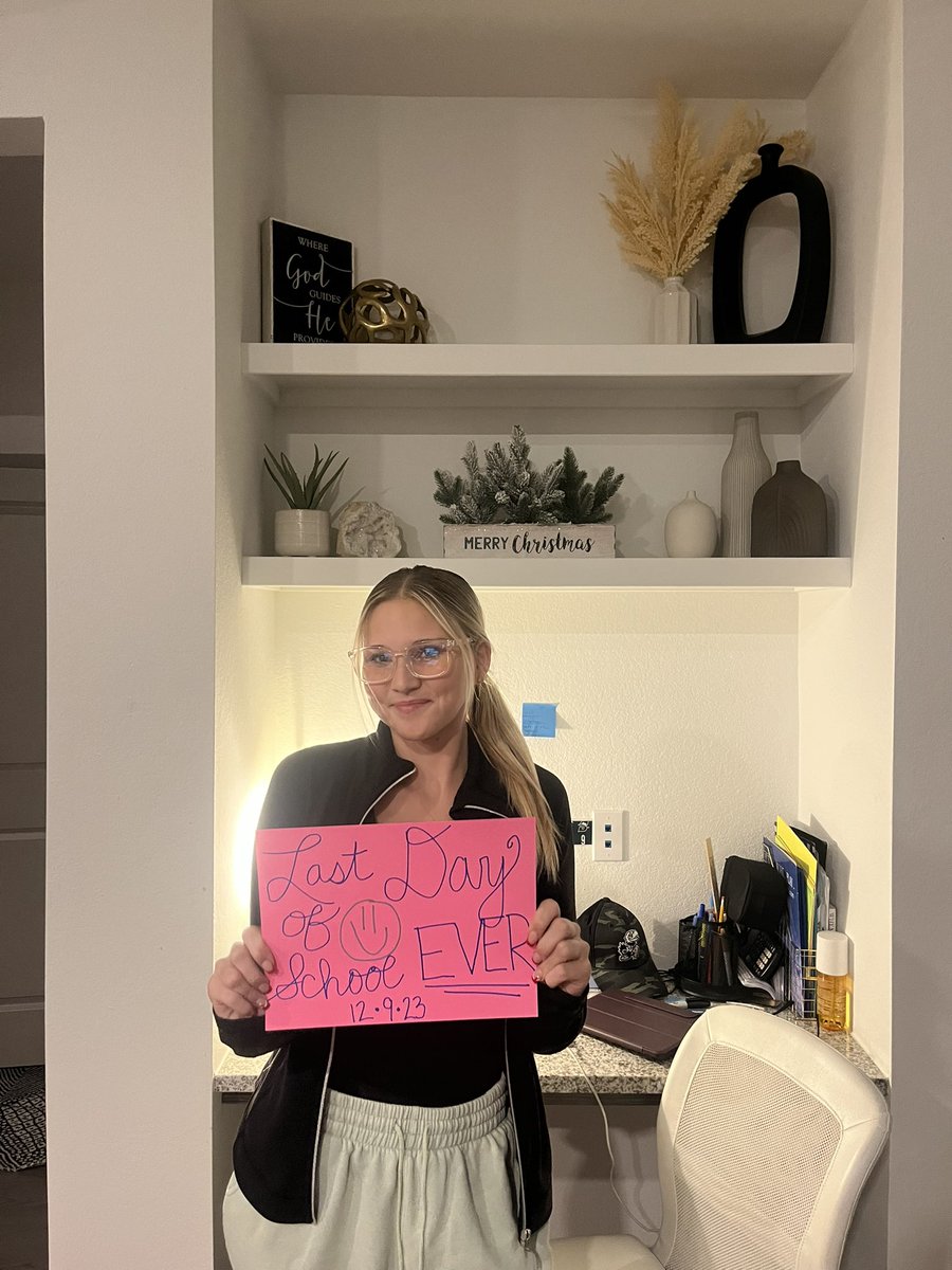 Kelly Leipold (@kellyleipold) on Twitter photo This girl <a href="/lindsey_leipold/">Lindsey Leipold</a> completed her Maters in Business Administration! <a href="/CoachLeipold/">Lance Leipold</a> and I are so proud of the dedication and hard work she put in to finish it in 18 months all while working full time! Great things lie ahead for you!! This girl <a href="/lindsey_leipold/">Lindsey Leipold</a> completed her Maters in Business Administration! <a href="/CoachLeipold/">Lance Leipold</a> and I are so proud of the dedication and hard work she put in to finish it in 18 months all while working full time! Great things lie ahead for you!!