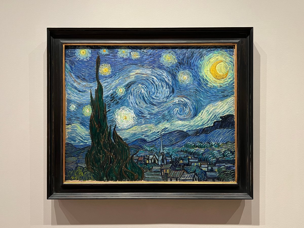 Today I came to the Boston Museum of Fine Arts. There are many famous paintings in it. The author made the famous paintings lifelike. The famous painting I faced seemed to be staring at me.