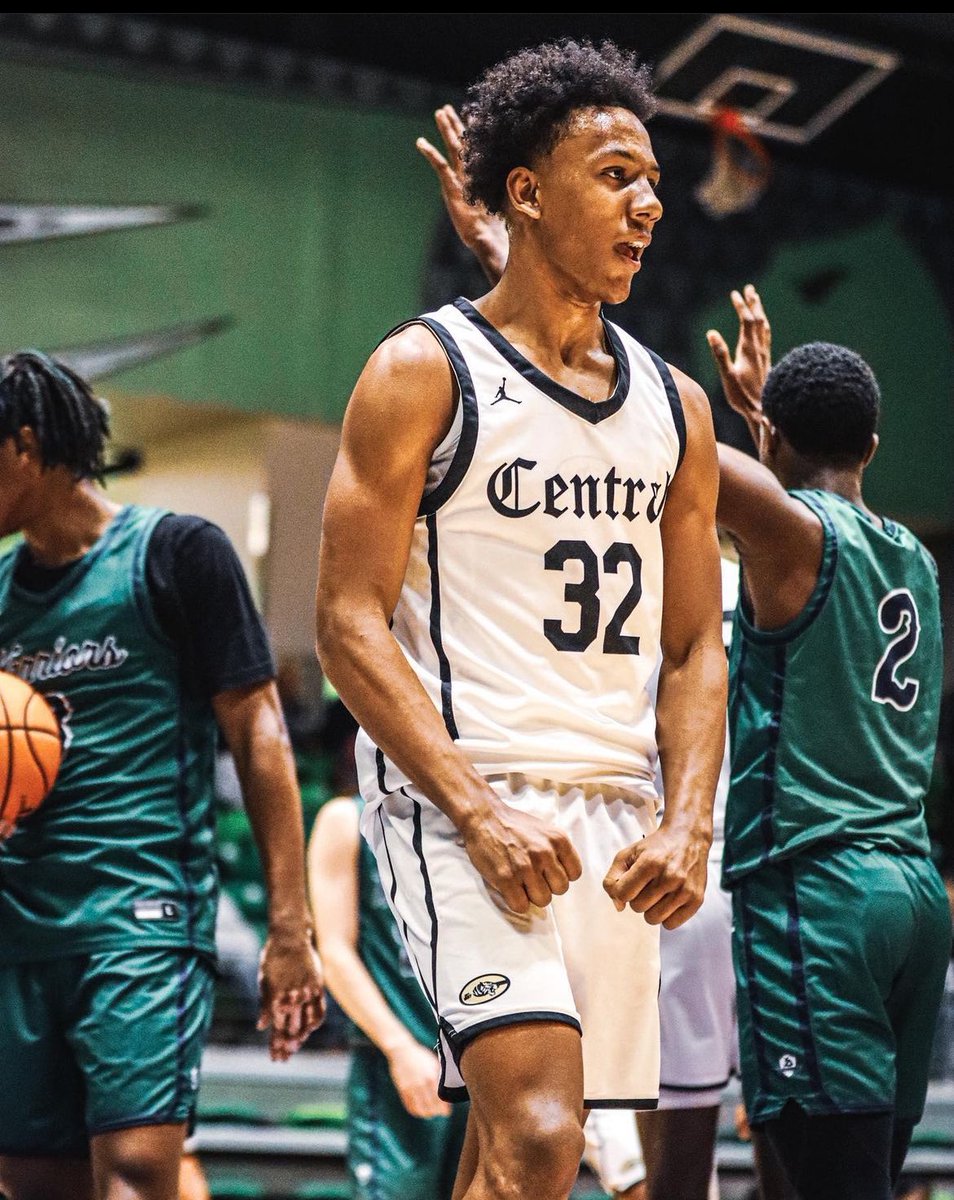 GradyMajors's tweet photo. Last night 2 of Arkansas’s Top Teams competed for State Supremacy & this matchup did not disappoint with 2 of Arkansas’s best players, Luke Moore & JJ Andrews, having highlight performances‼️🎥 

@Lukemoore32_ 22 pts 6 reb 1 ast 1 stl
@JJAndrews2026 17pts 9 reb 5 ast 1 stl

📸 IG:dontsleepedits & IG:jmda_media
