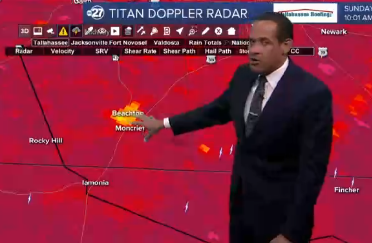 CasanovaWTXL's tweet photo. Can't watch your new format...
I'll tweet/follow someone else...
You guys don't matter anymore...
Your family is a bad example for children...

All are forms of remarks I've received before.

Regardless, I will still cover your weather.
Don't underestimate.

#TheABC27Original https://t.co/MEcSbUBm11