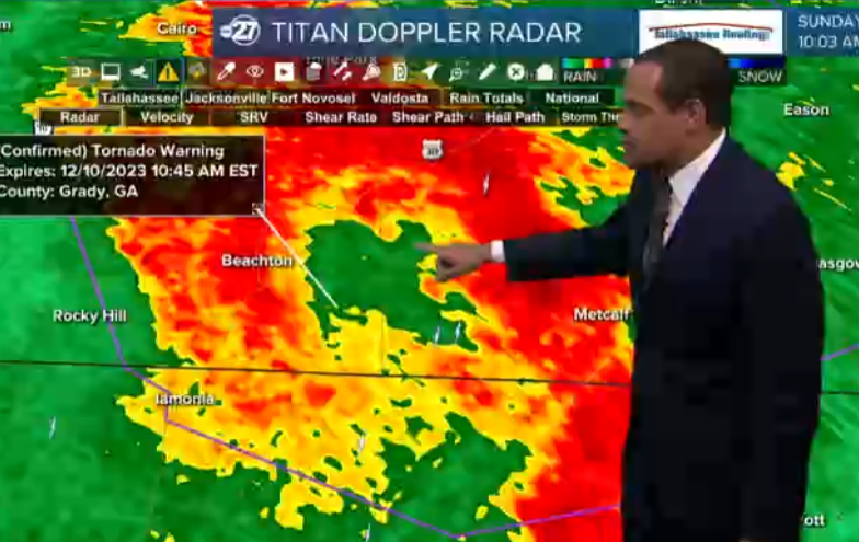 CasanovaWTXL's tweet photo. Can't watch your new format...
I'll tweet/follow someone else...
You guys don't matter anymore...
Your family is a bad example for children...

All are forms of remarks I've received before.

Regardless, I will still cover your weather.
Don't underestimate.

#TheABC27Original https://t.co/MEcSbUBm11