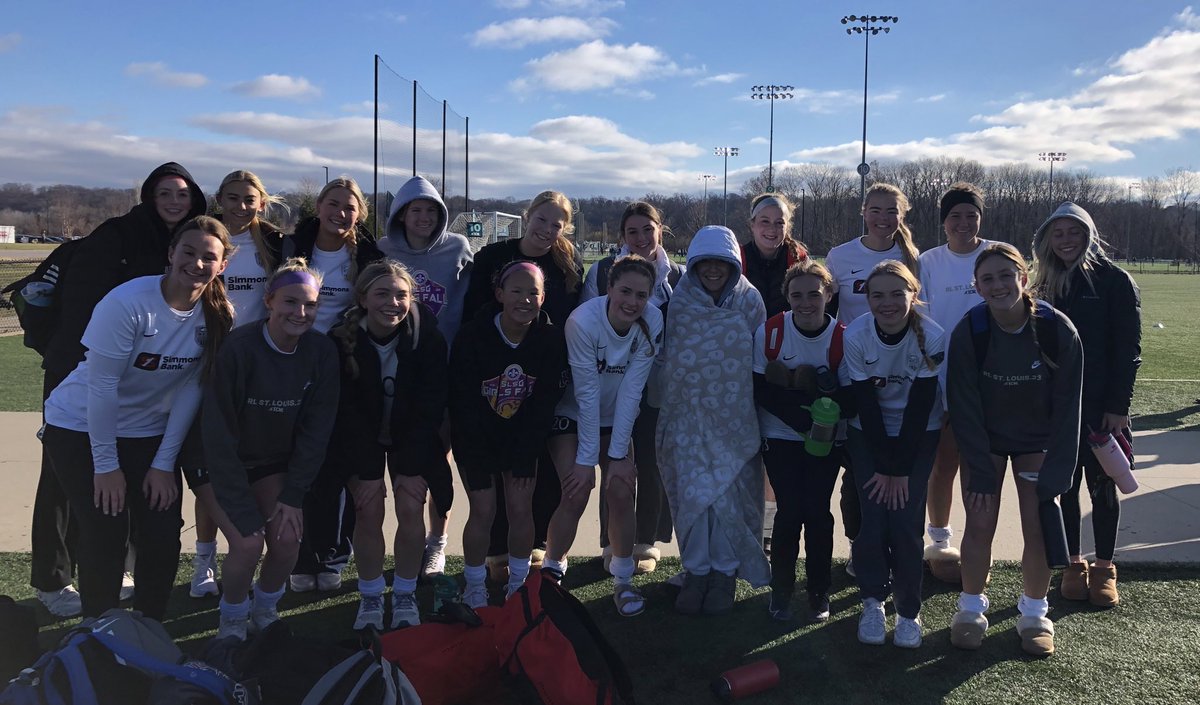 1-0 win this cold morning.  Ladies competed all weekend going 1-1-1.  #ECNLRLSTL 

⚽️Sammy Thiele (Hailey Gancarz)

Defense was solid not allowing any quality scoring chances.