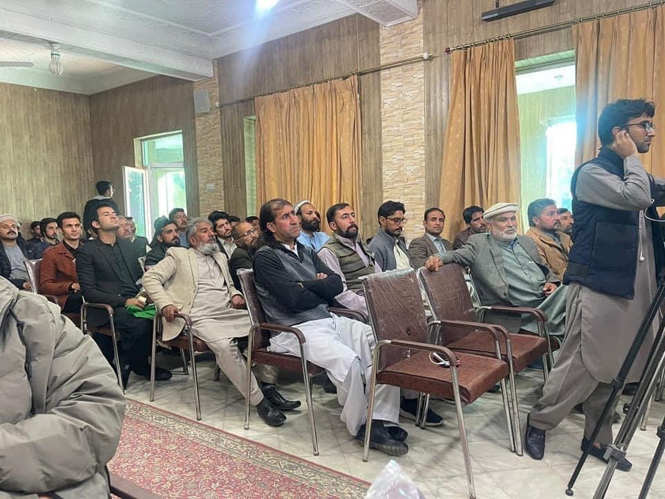 PkmapKhyber's tweet photo. #سوات
نن په سوات مېنګوره پرېس کلب کښې د خان شهېد عبدالصمد خان اچکزې د 50 م تلېن غونډه ترسره شوه.
#BeaconOfFreedom
#PMAP https://t.co/OfVsGtFl14