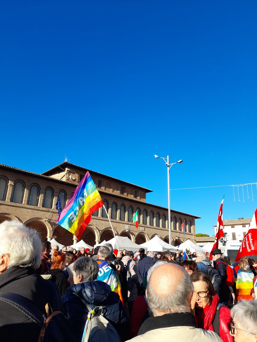 @FAICislUmbria insieme alla @Cisl_Umbria e al Seg. @CislNazionale @Cuccello alla marcia della pace di oggi ad Assisi. #Cessate #il #fuoco