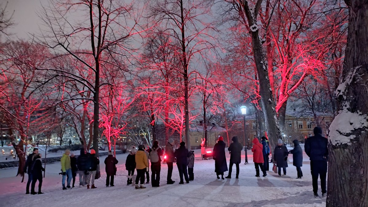 DailyTurku's tweet photo. Tuomiokirkon puisto
#Turku #Åbo #Suomi #Finland https://t.co/mhwJr2xusY