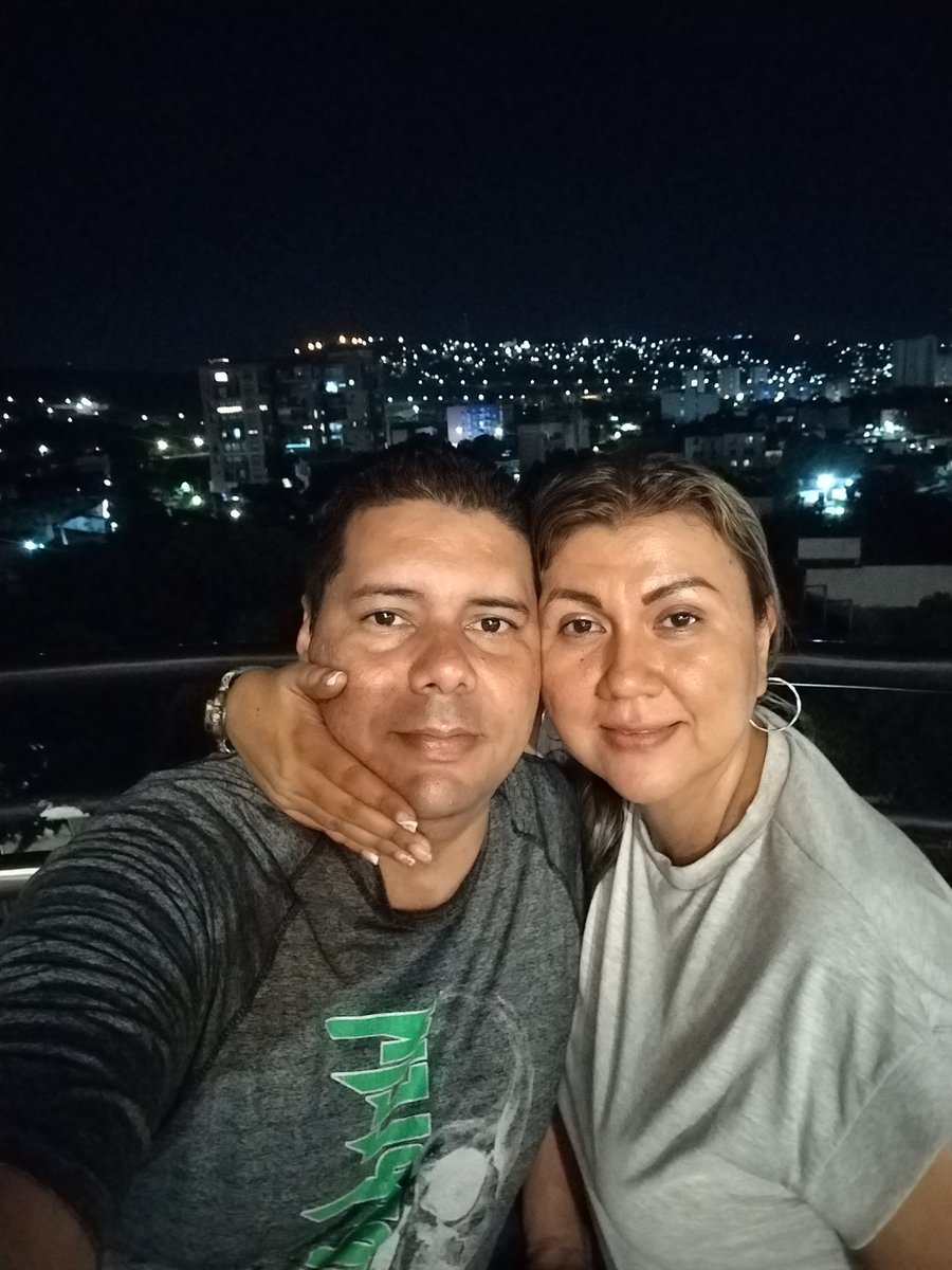 NegreteBaez's tweet photo. Una noche en Cúcuta https://t.co/b1QNZnUZZR