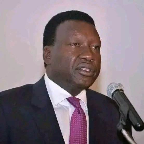 Between David Chirchir and Charles Keter ,who is a competent Energy CS?
Likes for Charles
Retweet for Chirchir.

Breaking News,KPLC,Kenya Power, Murkomn, Ndii,#ArrestAndrewAkeye,Raila, Breaking News, Gachagua, Nelly,