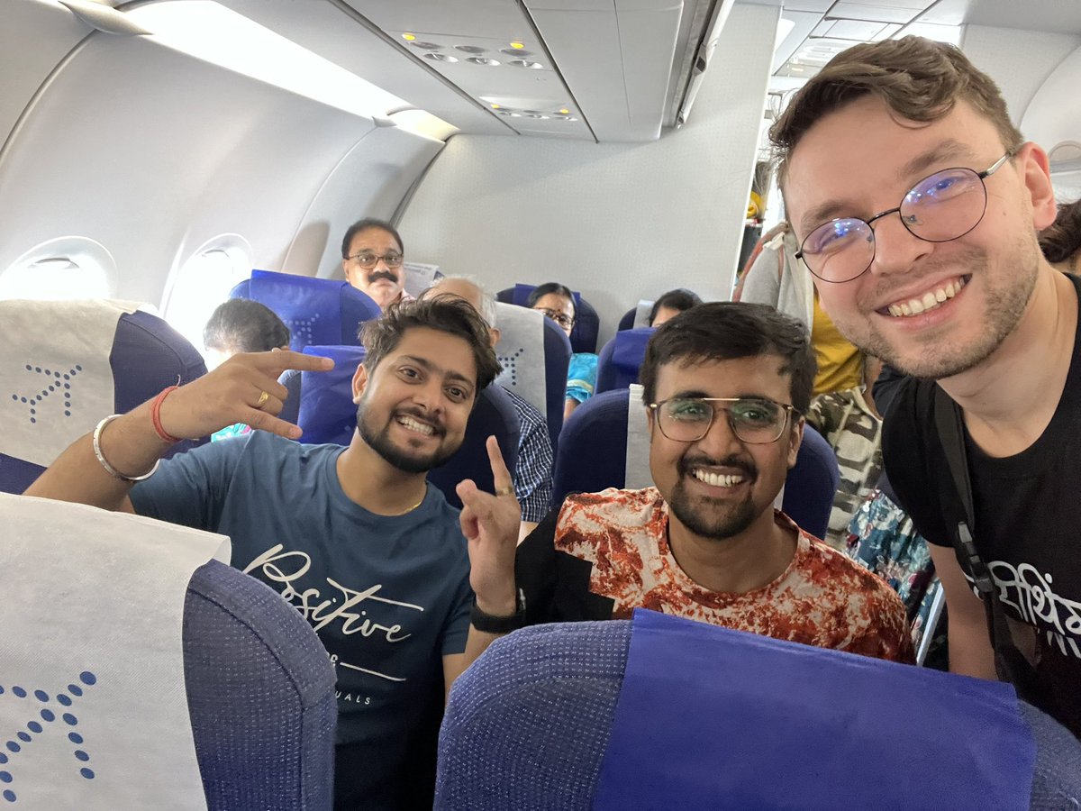 GerfalconVogel's tweet image. Today, the airport ✈️ of Ahmedabad hosted another speaker party 🎉

#FlutterConfIndia #FlutterConfIndia2023 #Flutter