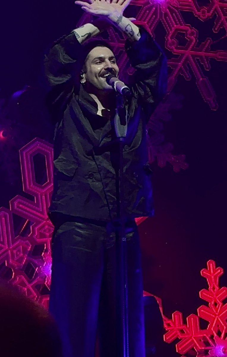 demonizedHOYING's tweet photo. @messerweb https://t.co/v0y8p63lrF