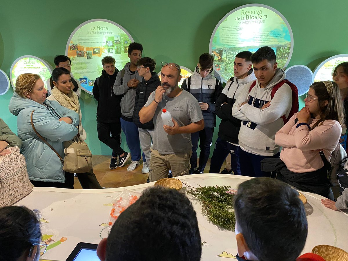 IESMELENDEZVAL's tweet photo. Actividad Aula de la Naturaleza
https://t.co/keb1myeWW2 https://t.co/mG2XQUAoa7