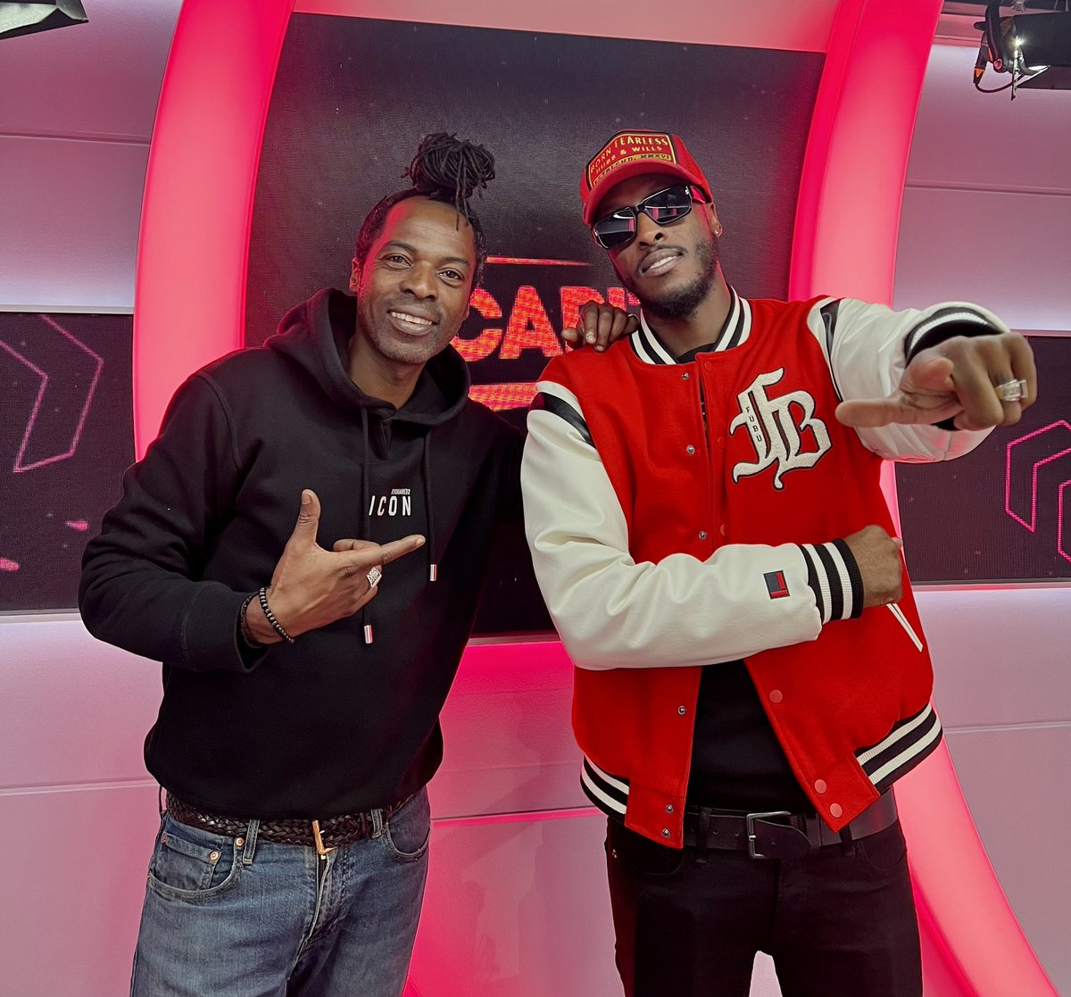 Ras Kwame (@raskwame) on Twitter photo <a href="/_bigzeeks/">Big Zeeks aka The #FreshPrinceOfHarlesden</a> Tonight <a href="/thereggaerecipe/">#ReggaeRecipe</a> <a href="/CapitalXTRA/">Capital XTRA</a> from 10pm!
With a π₯π₯ #Freestyle π€π€ the brand new collab single with Ding Dong #Clean and some great reasoning in between #TuneIn π»
#Reggae #Dancehall #Afrobeats #UKπ₯ #BigZeeks #RasKwame #Interview πππ <a href="/_bigzeeks/">Big Zeeks aka The #FreshPrinceOfHarlesden</a> Tonight <a href="/thereggaerecipe/">#ReggaeRecipe</a> <a href="/CapitalXTRA/">Capital XTRA</a> from 10pm!
With a π₯π₯ #Freestyle π€π€ the brand new collab single with Ding Dong #Clean and some great reasoning in between #TuneIn π»
#Reggae #Dancehall #Afrobeats #UKπ₯ #BigZeeks #RasKwame #Interview πππ