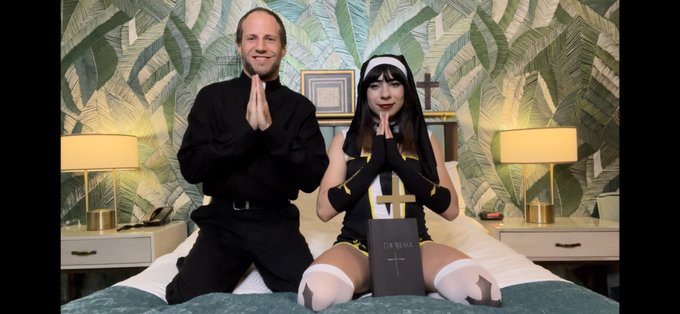 Also this month I am doing a 25% off on new subs on onlyfans. Included over 1k photos and 200 videos