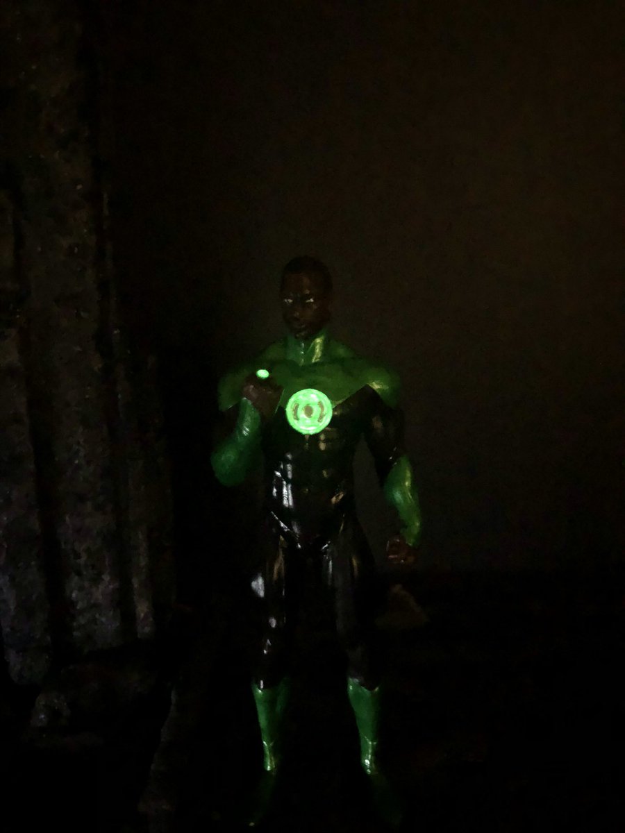Chali_Do's tweet photo. Now I have Mr. @WayneTCarr ‘s Green Lantern 1:12 statue. I bought 3d file and print it, paint it and now I’m gonna put that near my Mafex action figures. And yes it’s chest logo and ring glow in the dark. I hope Mr. Carr see this.🤞 #ReleaseTheGreenLanternScene https://t.co/lfQKNBOiNI