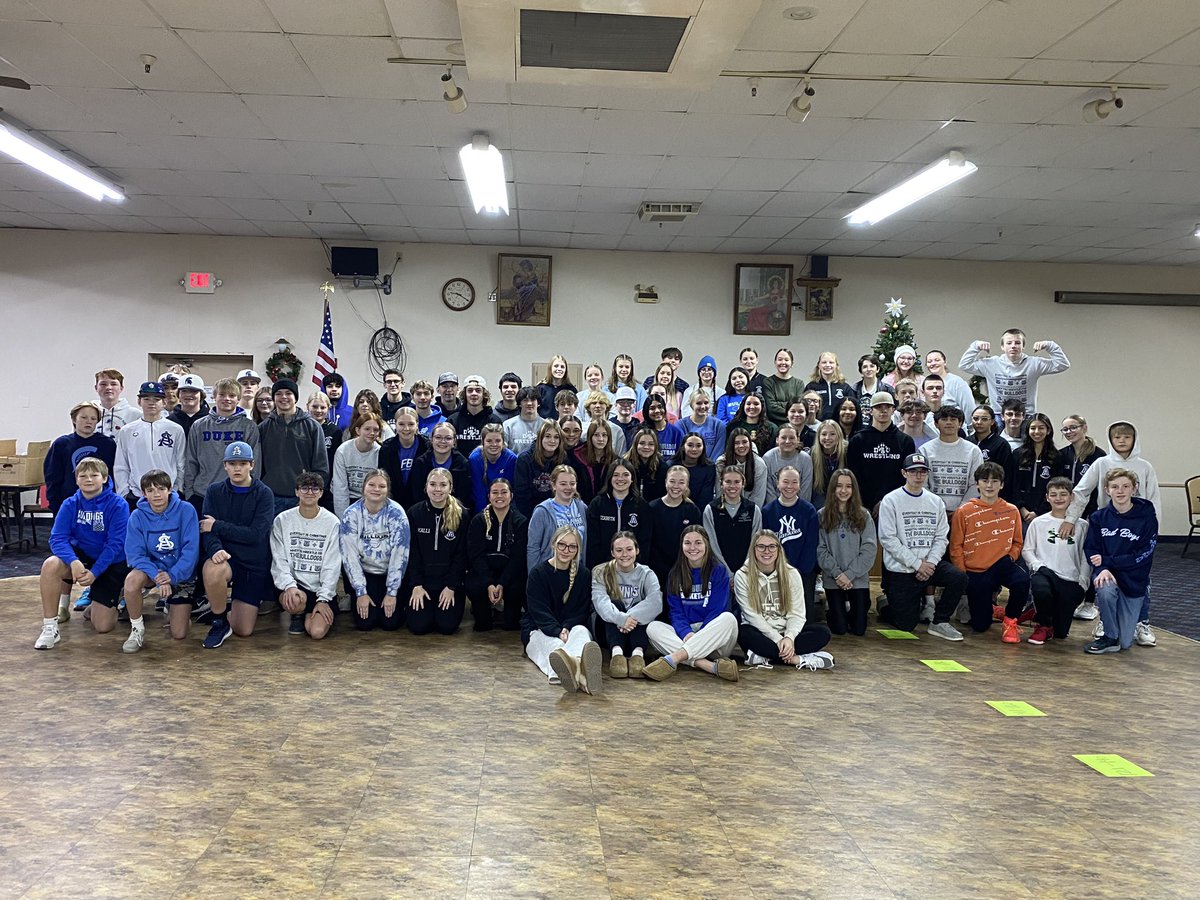 Thank you to the #AllianceBulldogs student athletes that gave their time this morning at Santa’s Helpers.