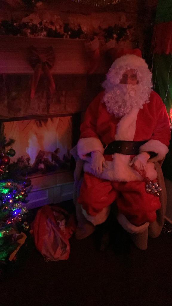 LittleStokeCC's tweet image. BREAKFAST 🍳 WITH SANTA! 🎅🏻 

THANK YOU to Everyone who came to see Santa at the club! 

THANK YOU to everyone who helped to put on this event, your hard work is very much appreciated!

THANK YOU to our two mischievous elves 🧝‍♀️🧝‍♀️ &amp;amp; of course Santa! 🎅🏻🎁

#breakfastwithsanta #lscc