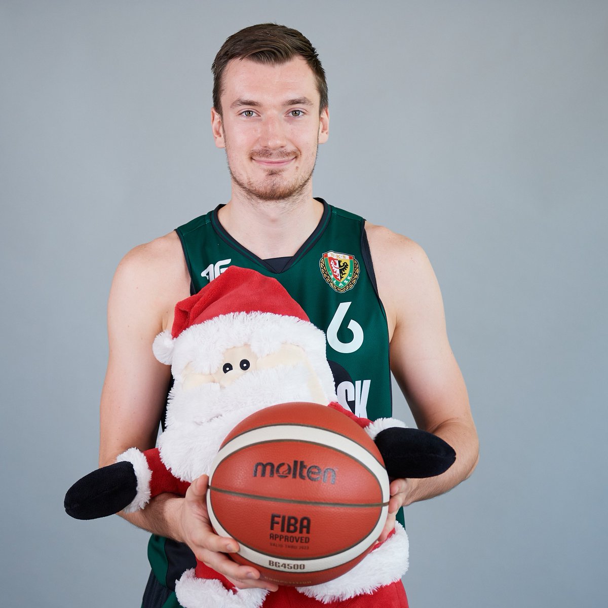 WKS_SlaskBasket's tweet photo. Mikołaj w tym roku trochę później 👍

#plkpl https://t.co/rkPF6GhxPa