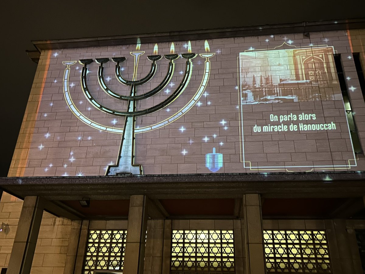 EURORabbi's tweet photo. Illumination du parvis de la Grande Synagogue de Strasbourg avec  Hanouccah. 
Avec @JeanneBarsegh Maire de @strasbourg 
Une création de @Rjstrasbourg 
Bravo Patrick Cohen son Président pour les 10 ans de ces illuminations. 
Joyeux Hanouccah. https://t.co/OxLpvZuvSU