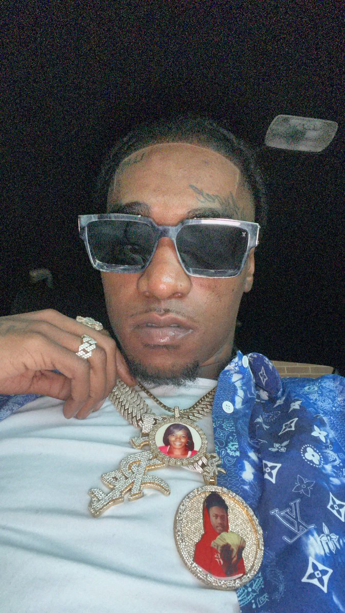 LilSKE5's tweet photo. 🐱 nigga you can’t pop it like us ⛷️ https://t.co/GUP0AtpyeM