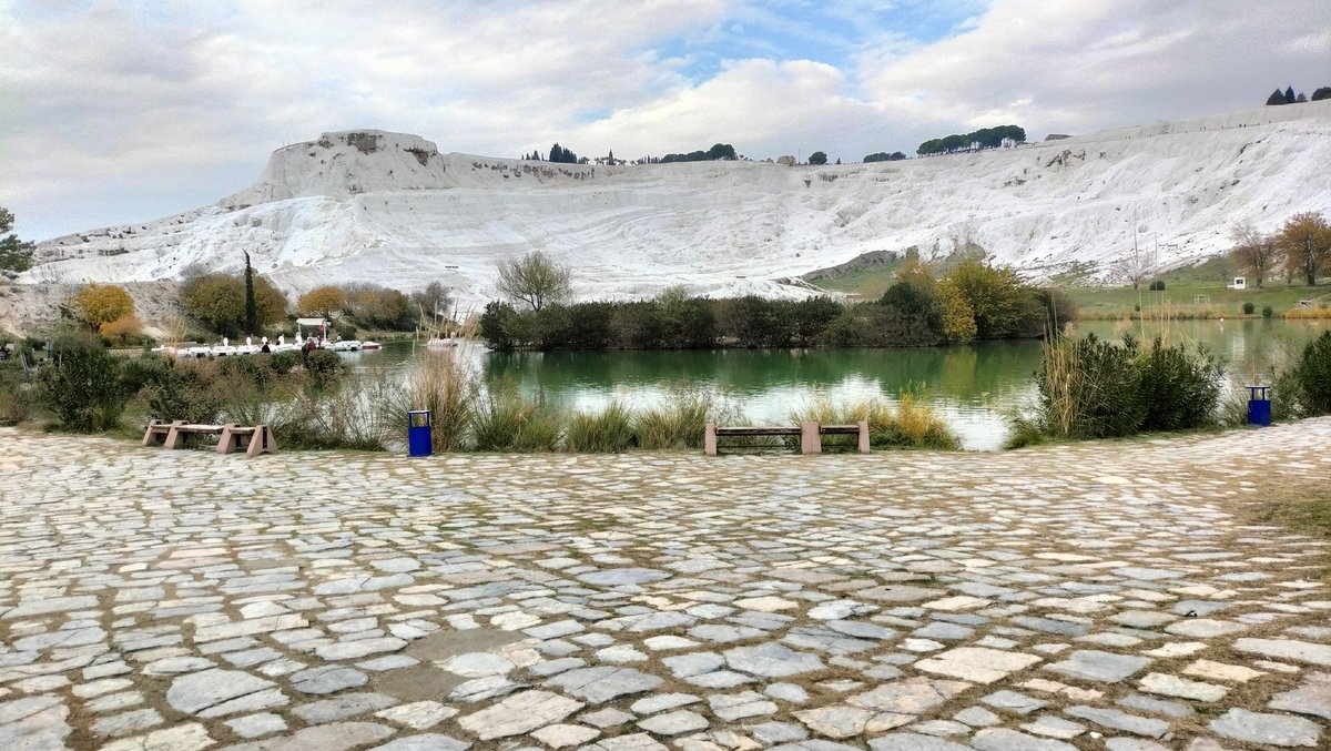 TuracZulfikar's tweet photo. Günlerden pazar Pamukkale https://t.co/tSKf64Fl0G