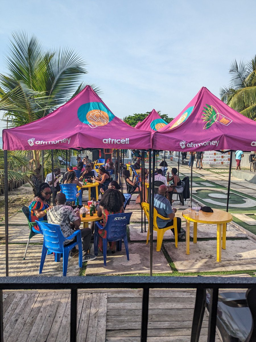 VisitSL's tweet photo. We're outside! #meatandgreet #salonetwitter #vsl #visitsierraleone https://t.co/fNrPQ053kk