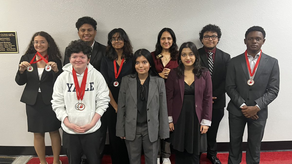 Way to go Princeton for placing in numerous events at Chapel Hill TFA!

VLD: 
Semis- Chris
Quarters- Joey and Jimena (Top Speaker)
POI:
3rd- Joxter
Congress: 
3rd- Jana
7th- Tanisha
Impromptu:
1st- Emma
Poetry:
2nd- Joxter
6th- Emma
DX: 
2nd- Emma
4th- Joey
5th- Pedro