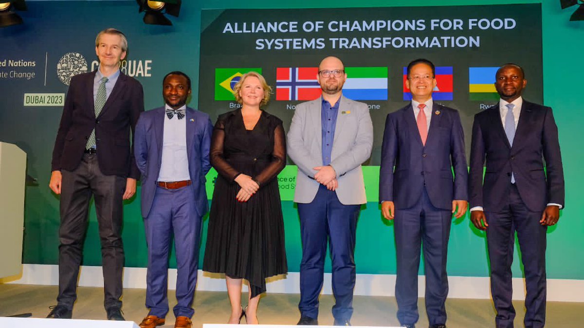 1/3
During #COP28_UAE Implementing the Declaration on Sustainable Agriculture (150+ signatories!), as Co-chair with Brazil and Norway, and founding members Rwanda and Cambodia, I launched the #AllianceOfChampions for Food Systems Transformation, #FeedSalone leads the way