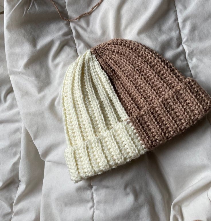 Order these cozy beanies from us.
Dm to order.

#beanie #yarnlove #crochet #smallbuisness