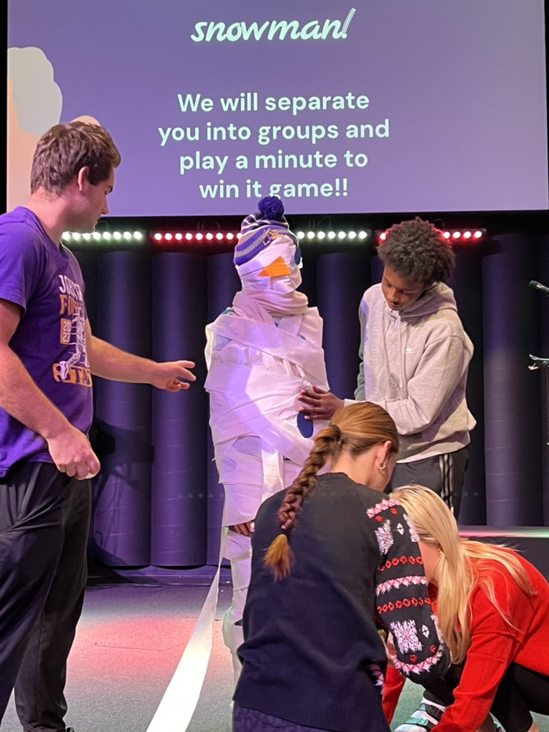 JHS_FCA's tweet photo. We had an awesome Christmas themed huddle last Thursday! Thanks to all who came, and a HUGE thank you to our speaker, Pastor Zach! 
Upcoming events:
Bible Study- Monday December 18th, 7 am https://t.co/OIRqyWUe1s