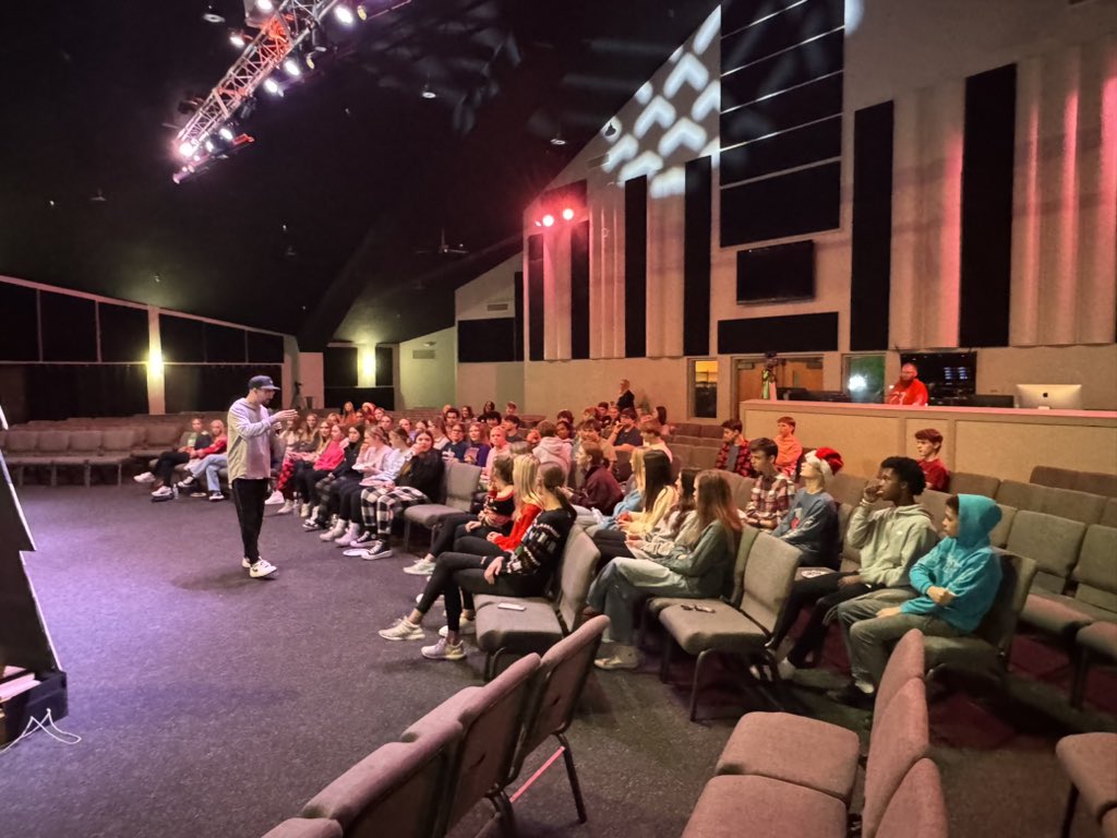 JHS_FCA's tweet photo. We had an awesome Christmas themed huddle last Thursday! Thanks to all who came, and a HUGE thank you to our speaker, Pastor Zach! 
Upcoming events:
Bible Study- Monday December 18th, 7 am https://t.co/OIRqyWUe1s