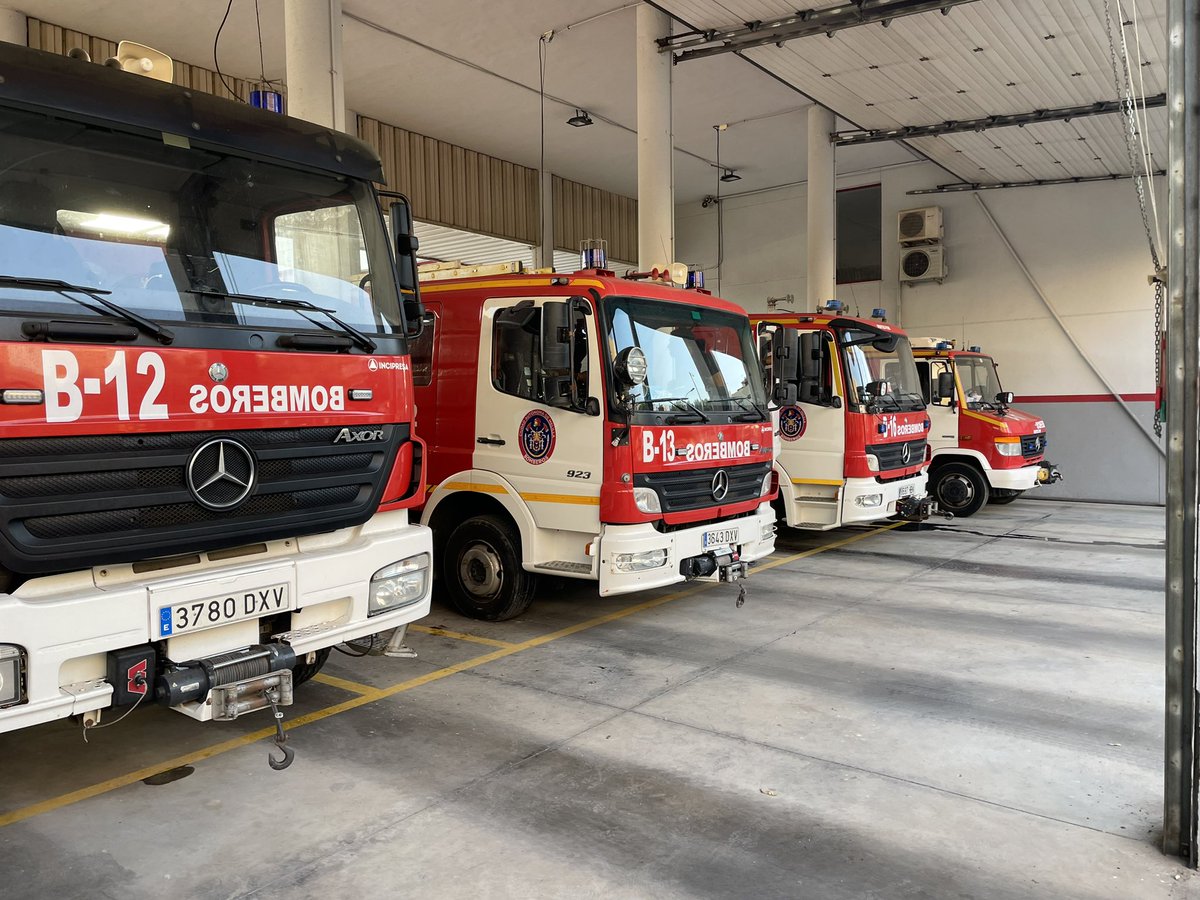 - 🔥🔥 de rastrojos en c/ Ctra de Horcas Coloradas (Helipuerto) 
- 🔥🔥 en contenedores en c/ Alcalde de Móstoles 
- Derrame de aceite en la calzada en c/ Ctra. De Rostrogordo #bomberosmelilla