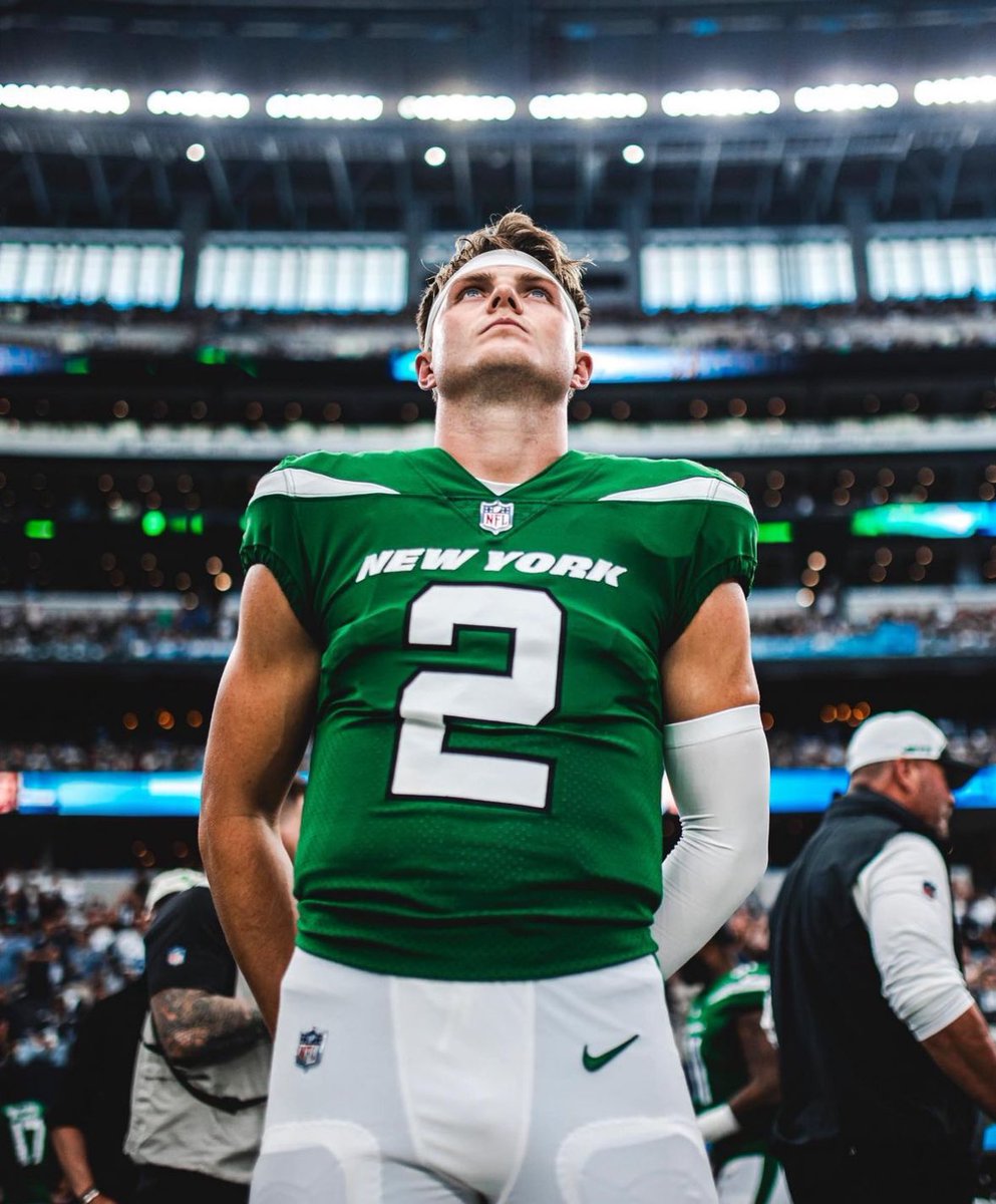 Zach Wilson vs the Texans:

🔥 27/36
🔥 301 passing yards
🔥 2 TDs/0 INTs
🔥 117.9 passer rating
🔥 30-6 W