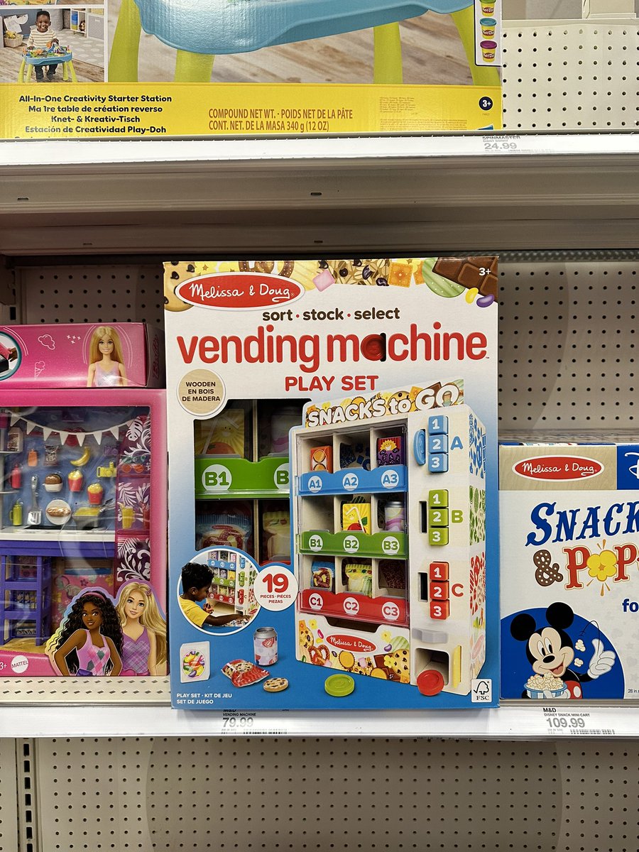 KiuiAirica's tweet image. this is what ppl like him (#LLCtwitter) bought their kid for Christmas