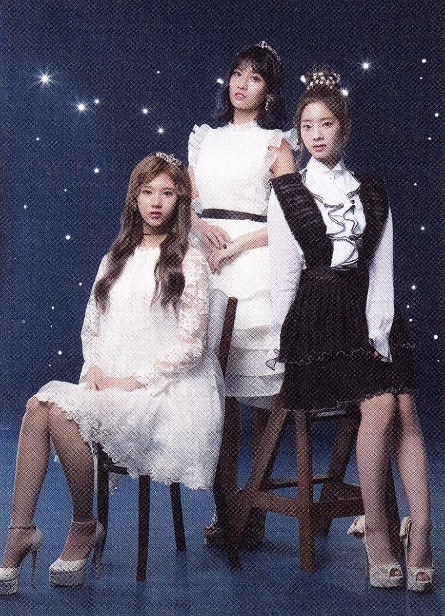 sweet9_venus's tweet photo. [SCAN] TWICE JAPAN SEASON'S GREETINGS 2018 'TWISTAR' ONCE JAPAN Limited Edition "Diary A" - Momo, Sana &amp; Dahyun

#TWICE #트와이스
#MOMO #모모
#SANA #사나
#DAHYUN #다현
#TWISTAR https://t.co/kCFUkHYd5K