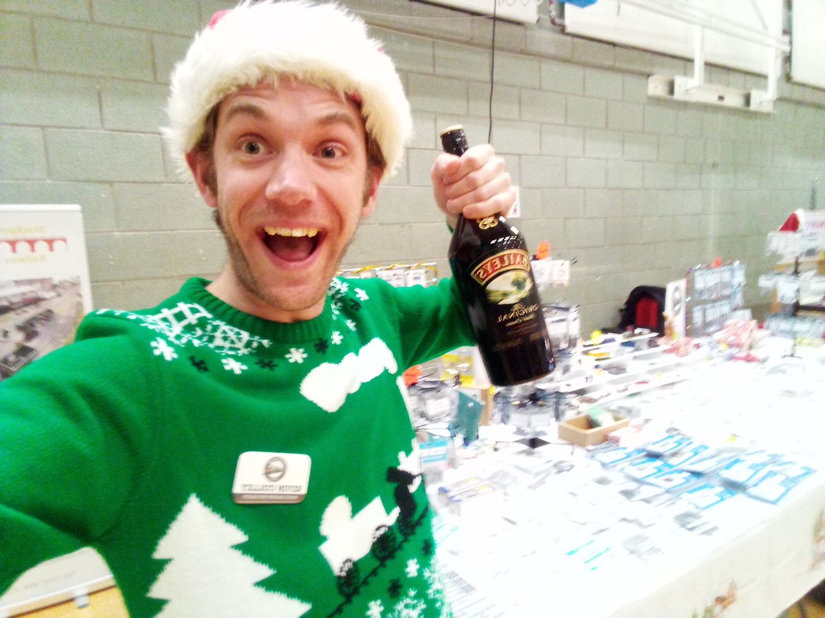 Only went and won the best Christmas dressed stall at #Manchester #modelRailway #Show 

Fantastic end to a great year of model shows 🚂

#SBS #SBSWinner <a href="/TheSBS_Crew/">#SBS Crew</a> <a href="/TheoPaphitis/">Theo Paphitis</a> #TMRGUK