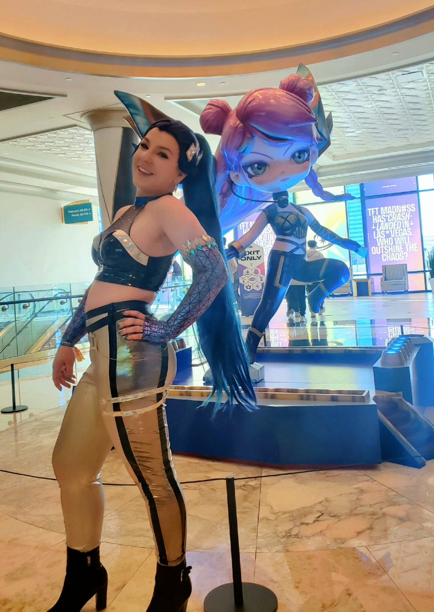 crimsonpainted's tweet photo. Final day at #TFTVegasOpen 
Definitely one of the coolest events I've ever been to! 
Lets go NA! ✨️ https://t.co/TR4PGiRuHJ