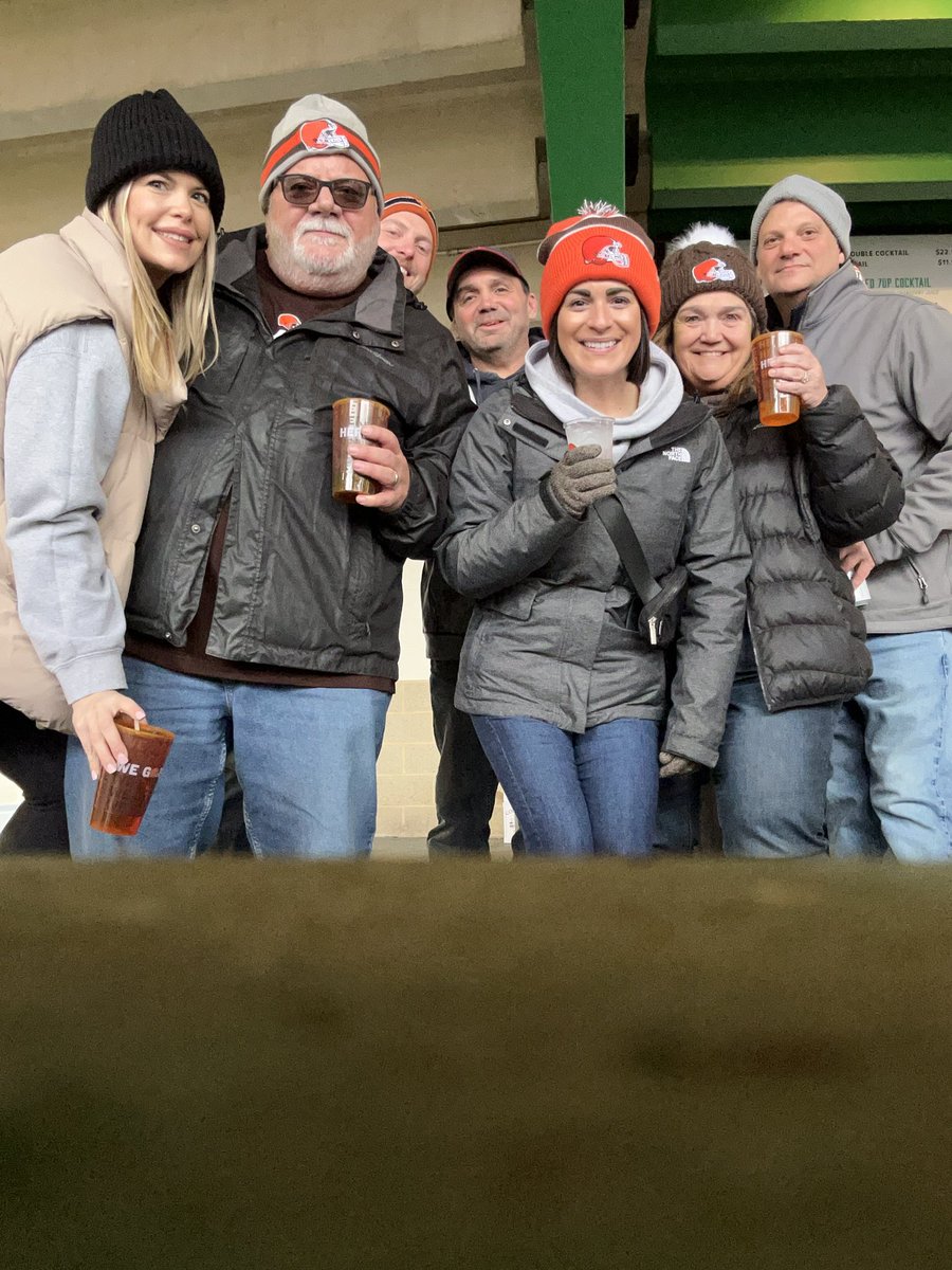 crystalsoohey's tweet photo. #gobrowns #cle #OOTD https://t.co/XkcMrG5eMY