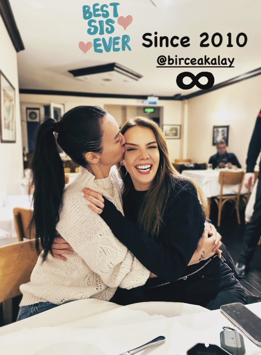 #YerGökAşk dizisinin Havva'sı #BirceAkalay ve Toprak'ı #SelenSoyder 13 yıl sonra bir araya geldi. ✨️