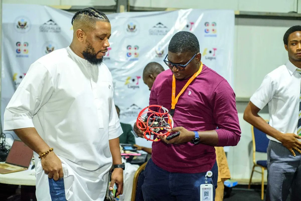 Guroriii's tweet photo. Had an incredible time diving into the fusion of art and technology at the Art of Technology Lagos Exhibition!  From awe-inspiring installations to cutting-edge innovations, it was a mind-blowing experience that left me inspired and amazed. https://t.co/Eq8LbBk3sV