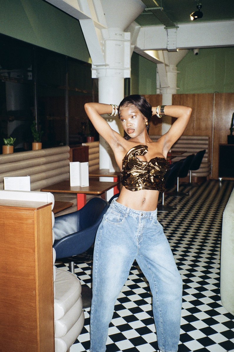 thegirlteee's tweet photo. This weeks work ,shot by me ⭐️ https://t.co/klpngg7d0t