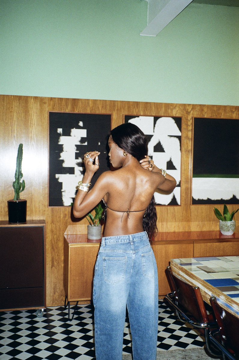 thegirlteee's tweet photo. This weeks work ,shot by me ⭐️ https://t.co/klpngg7d0t