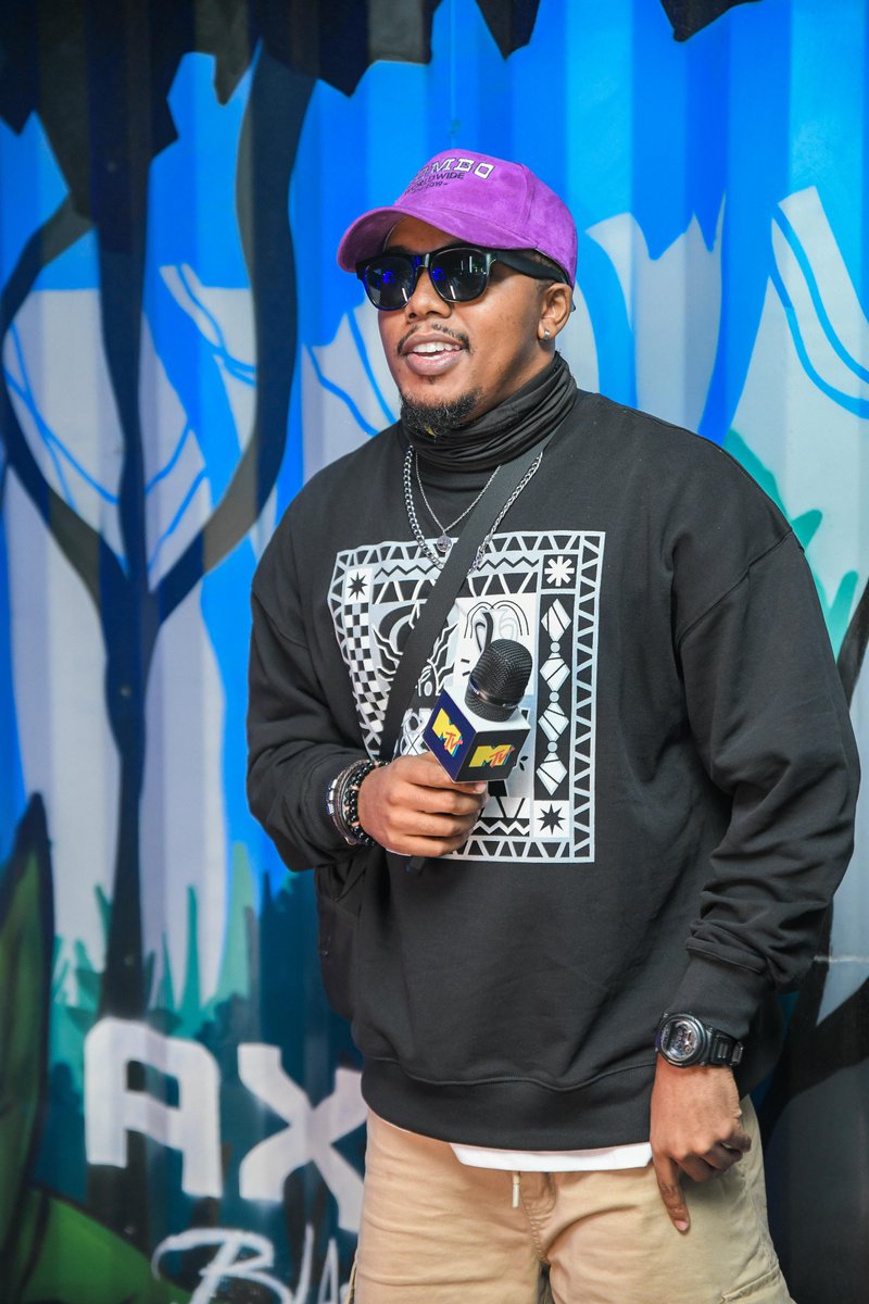 NkanyeziKubheka's tweet photo. When you smell good, you feel good, @AXE_SA brought out the whole vibe at the hey neighbour festival. π₯³βοΈ
#FreshNeighbours #AXEFreshmen #HeyNeighbourFest https://t.co/YqkqtQ5Ito