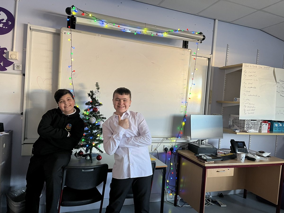 LochendHarbour's tweet photo. We got quite Christmassy in harbour this week. Decorating our tree, making some decorations and just enjoying spending time with our friends. 
@LochendHigh @GlasgowNurture @GlasgowEPS https://t.co/S27actq5HK
