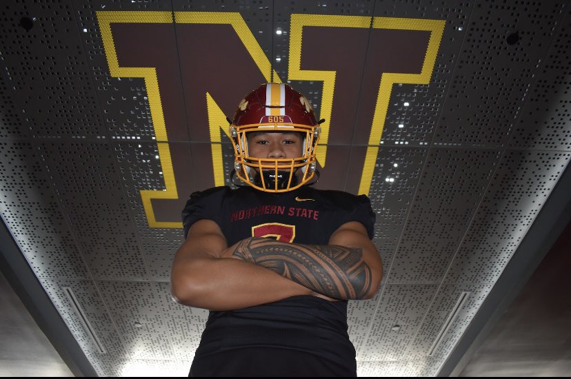 AzariahAtonio's tweet photo. After a great visit to Northern State University i am blessed to announce another offer! Thank you for the Opportunity and the hospitality #Gowolfs #NSU @CoachSchlichte @GabriellDTaylor @NSUWolves_FB https://t.co/l8NCRv0MmF