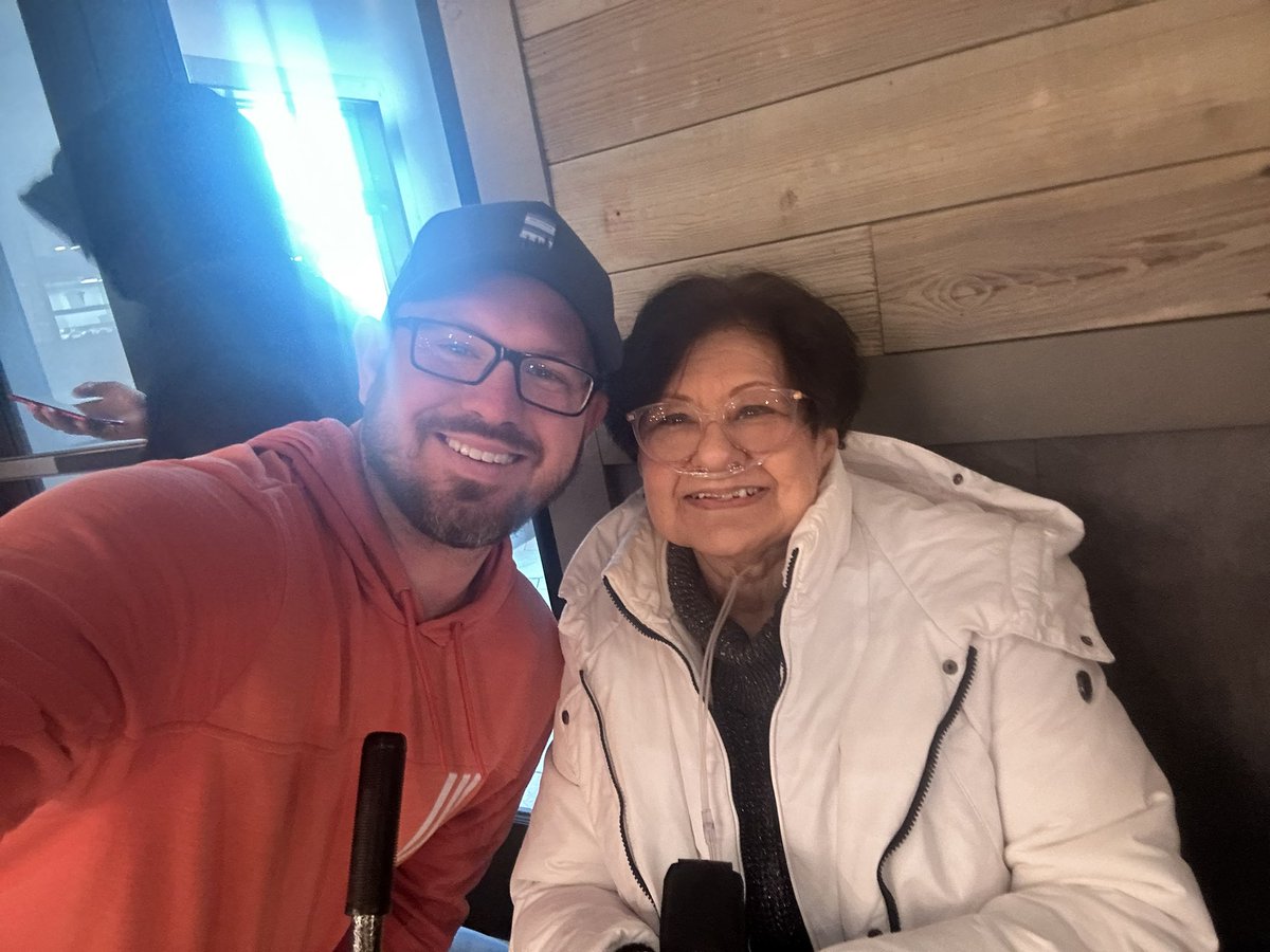 Look who I ran into!!!  The famous Corinna G!  I had the pleasure of working with Corinna for a few years at Sprint and she has always been one of the nicest people!  We got to catch up on life over the last 13 or 15 years and man has it flown by!  Great running into you Corinna!