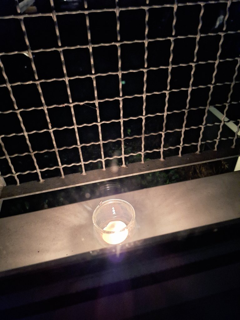 22monate's tweet photo. Josef. Gott hält die ganze Welt. Josef. Auch Jette. Und Klara. https://t.co/yeOs3WqhCZ
