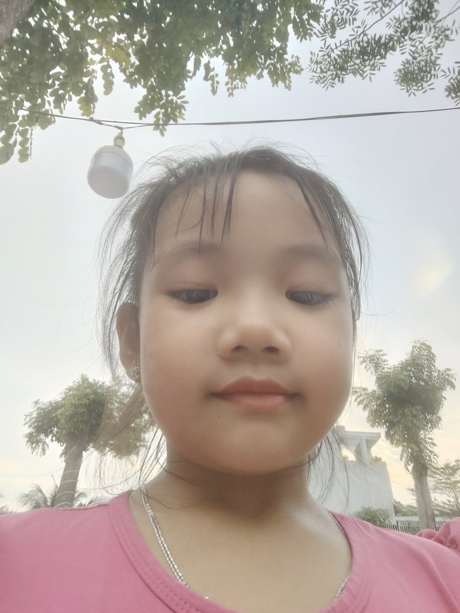 ToanDo586810's tweet photo. Giai bé .công chúa nhỏ https://t.co/opnPhNUvIt