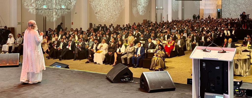 Gurudev's tweet photo. Spoke at the ‘International Conference For Chartered Accountants’ along with the Minister of @uaetolerance H.E. Sheikh Nahyan Mabarak Al Nahyan. https://t.co/Rx2peyMmKM