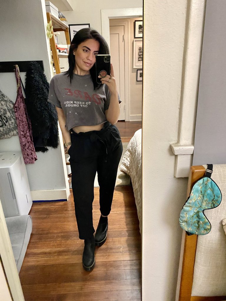 SwlngPonny's tweet photo. D.A.R.E:
To resist oversizing on 0DTEs. https://t.co/xyRJvw1IMM
