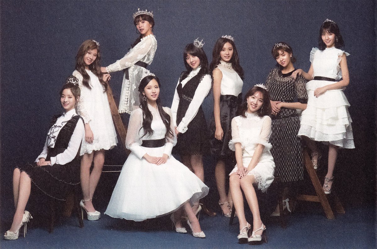 sweet9_venus's tweet photo. [SCAN] TWICE JAPAN SEASON'S GREETINGS 2018 'TWISTAR' ONCE JAPAN Limited Edition "Calendar &amp; Diary A" - TWICE

#TWICE #트와이스
#TWISTAR https://t.co/aSCZ6hYs3X