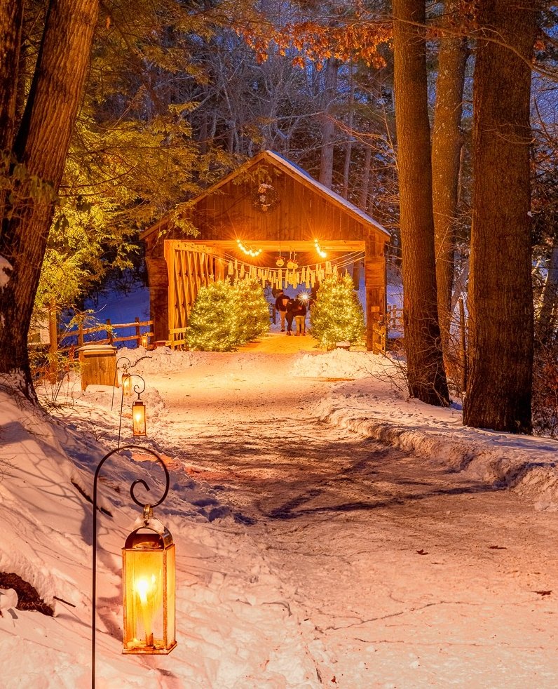 Christmas by Candlelight @OldSturbridge!
Dec. 15, 16, 17, 22, 23, 27, 28, 29, 30
2-8p
Experience #Christmas in #Sturbridge! Relish old traditions as you watch classic projects, stroll in the Village &amp; 🎄 Trail, stories &amp; live music, treats, horse-carriage:
osv.org/event/christma…